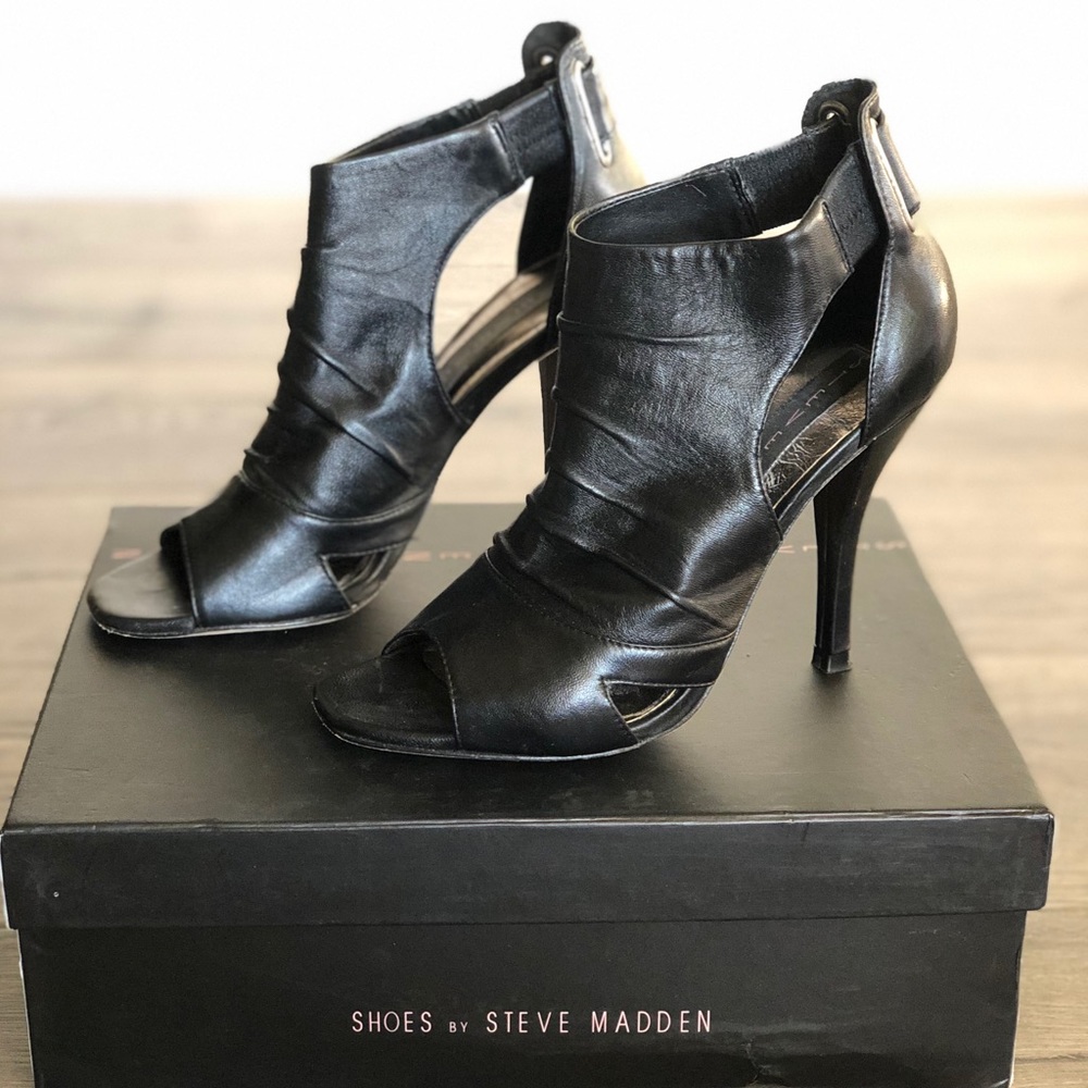 Like new - STEVEN by Steve Madden black heels